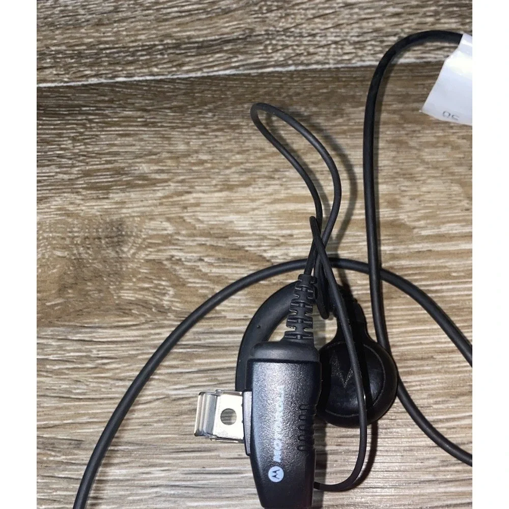 Motorola HKLN4604B Swivel Earpiece w/ Push-to-Talk, Slim